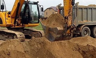 Выкопать яму экскаватором в Геленджике от 919 руб. - 2Землекопа-Глн